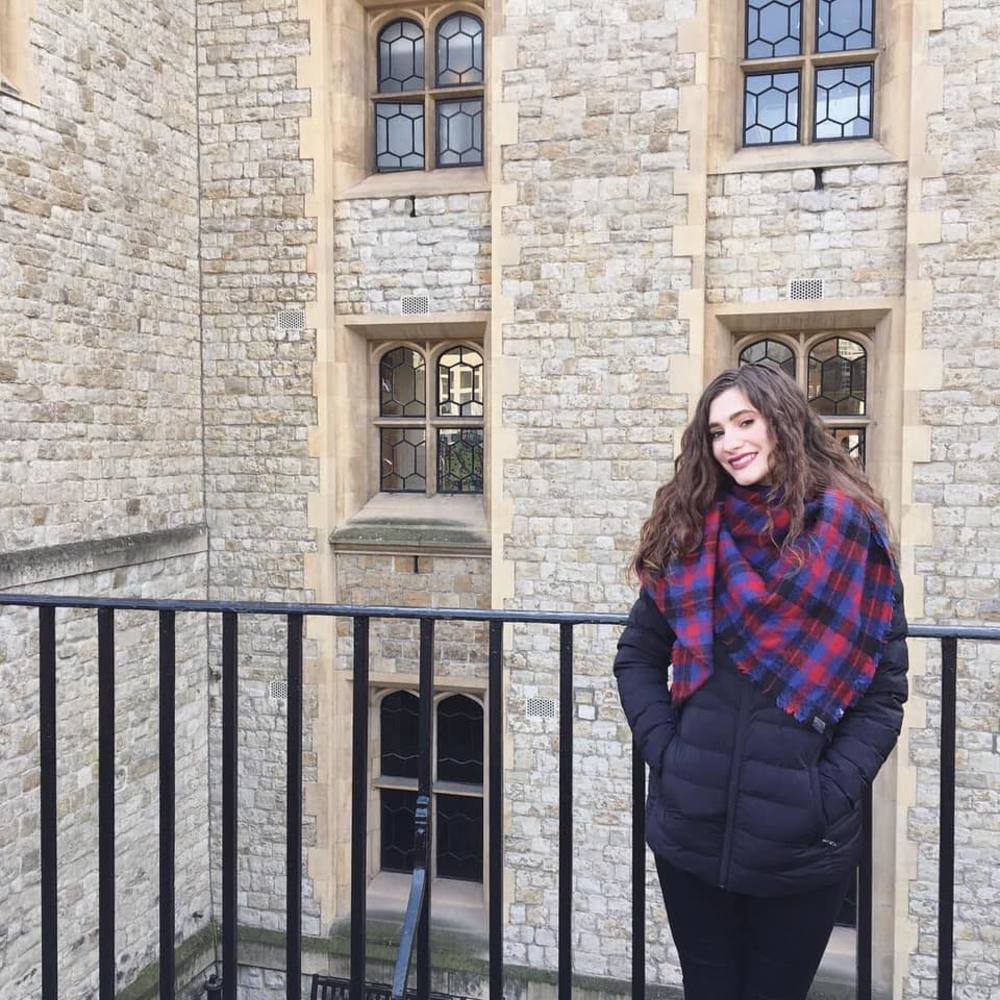 Meet your Posher, Liza